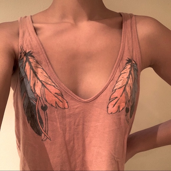 ✨URBAN OUTFITTERS FEATHER TOP✨ - Picture 4 of 4